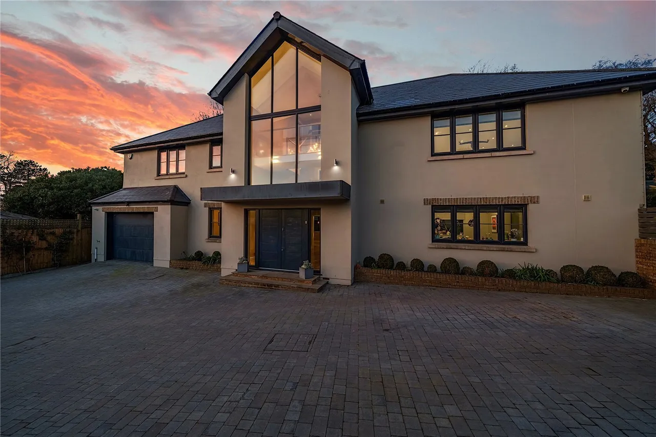 6 bed house for sale — Hill Brow, Kent, BR1