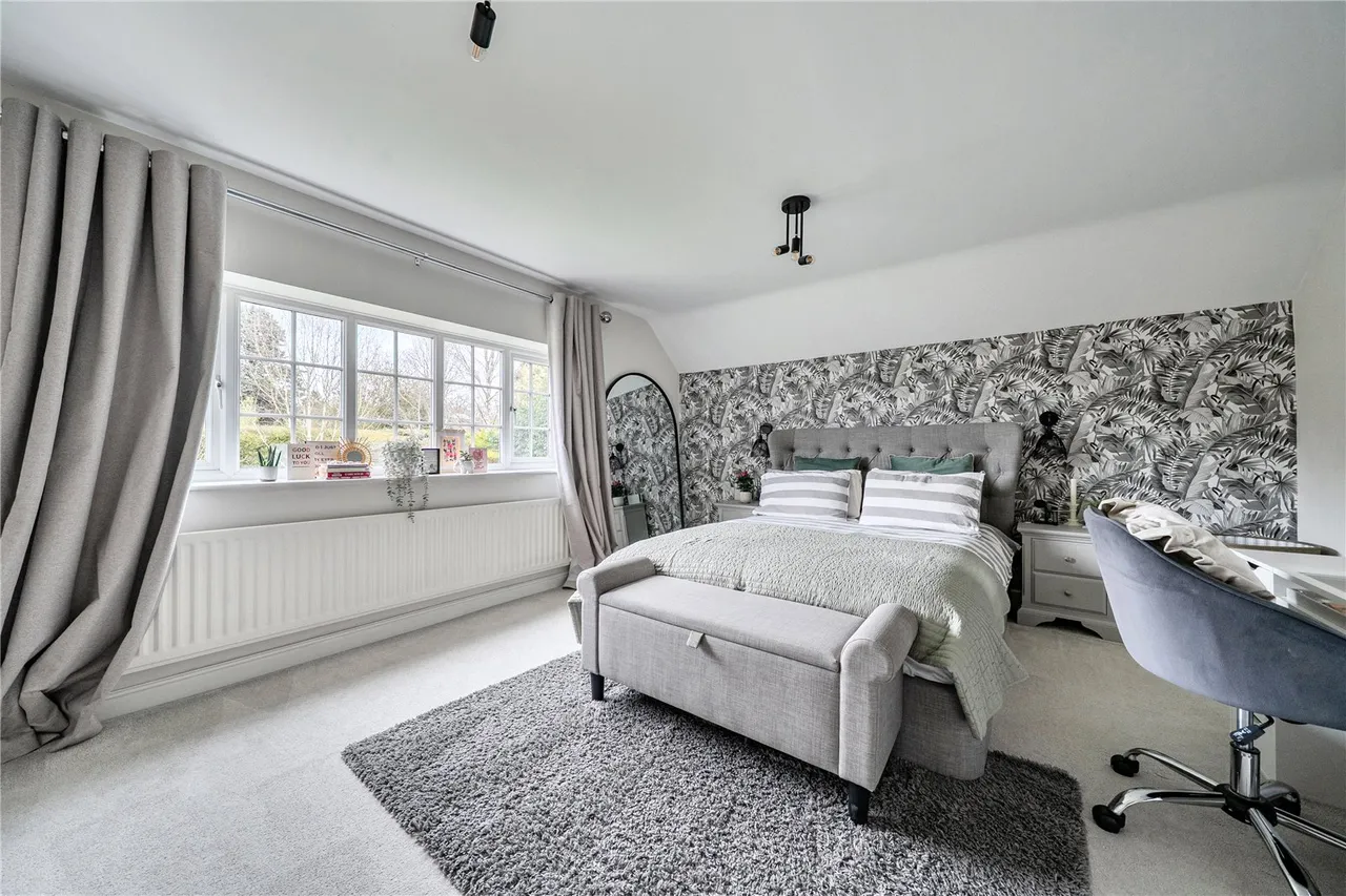 Brackley Avenue, Hartley Wintney, Hook, Hampshire, RG27 8QU, photo 19