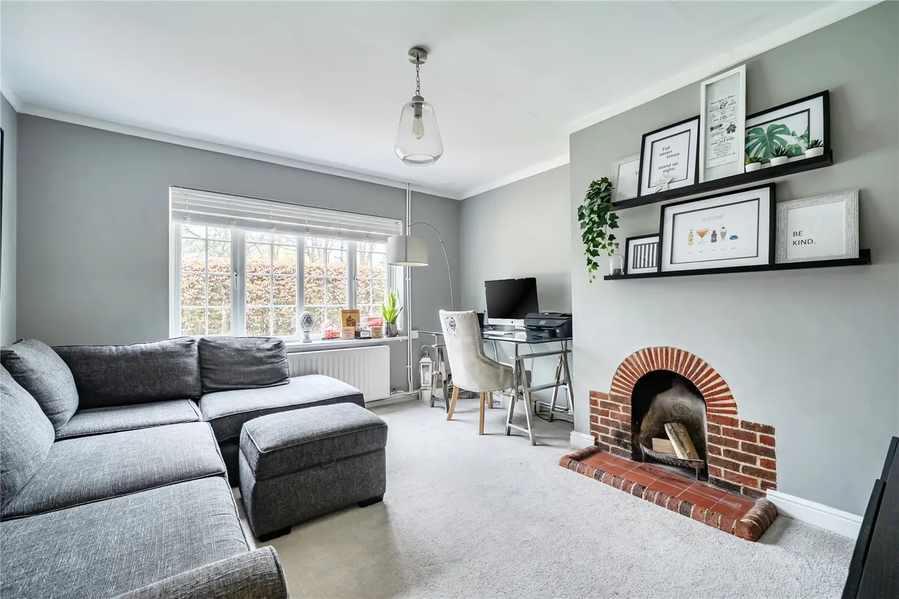Brackley Avenue, Hartley Wintney, Hook, Hampshire, RG27 8QU, photo 10