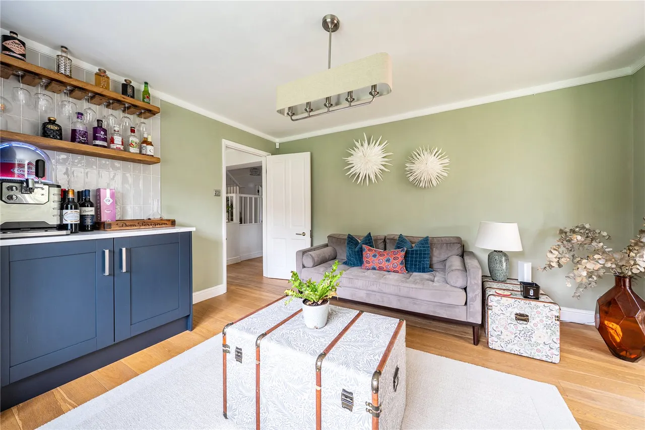 Brackley Avenue, Hartley Wintney, Hook, Hampshire, RG27 8QU, photo 4