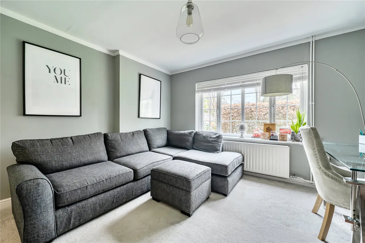 Brackley Avenue, Hartley Wintney, Hook, Hampshire, RG27 8QU, photo 11