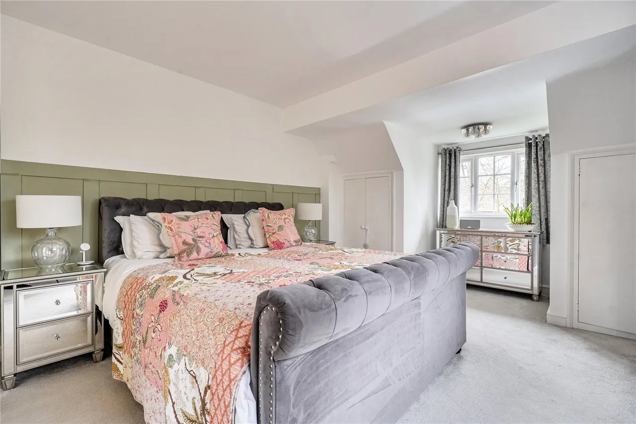 Brackley Avenue, Hartley Wintney, Hook, Hampshire, RG27 8QU, photo 16