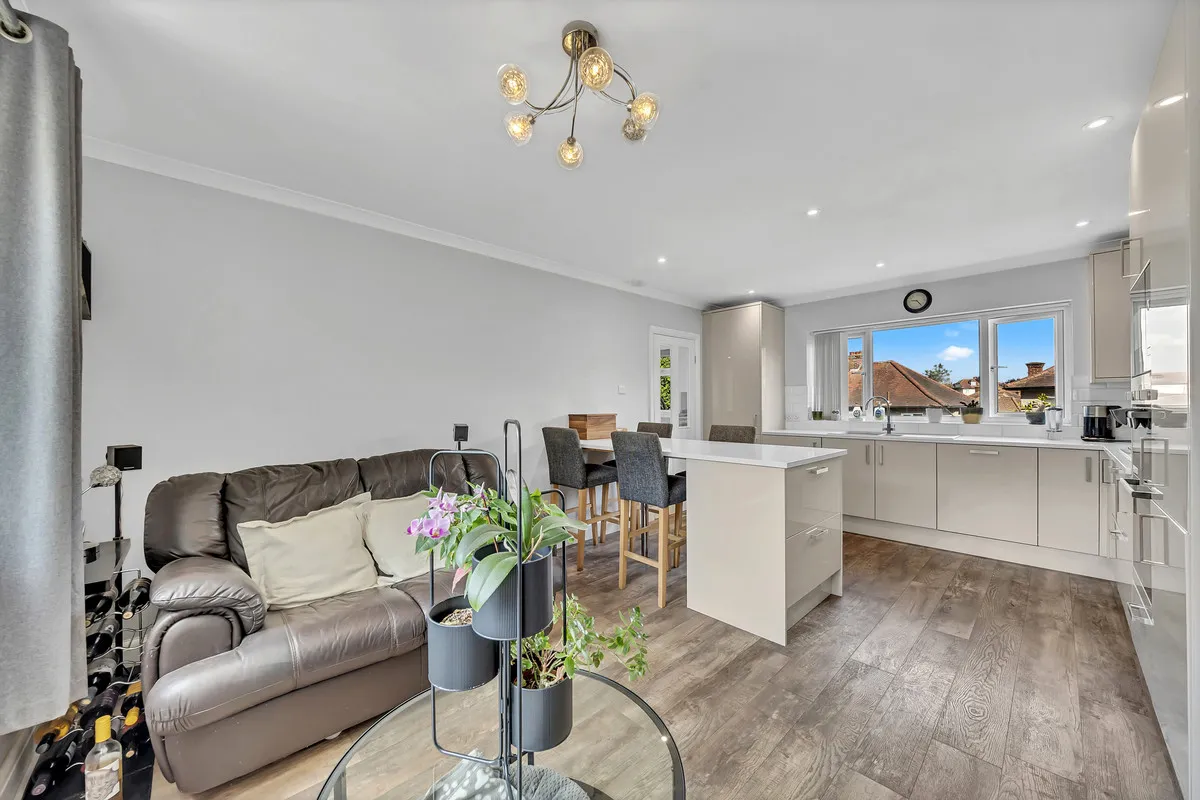 Larchwood Close, Romford, RM5, photo 8