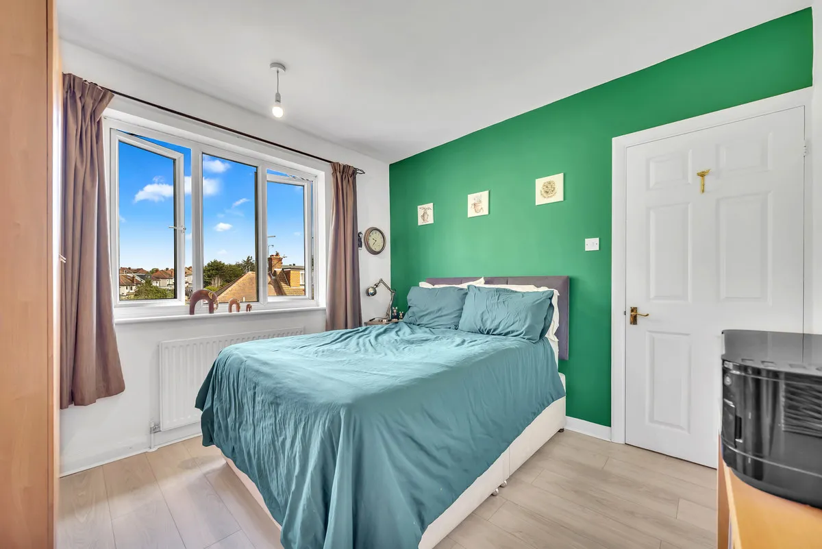 Larchwood Close, Romford, RM5, photo 16