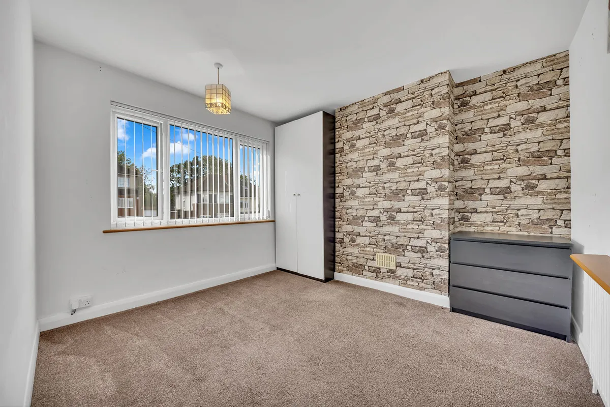 Larchwood Close, Romford, RM5, photo 15