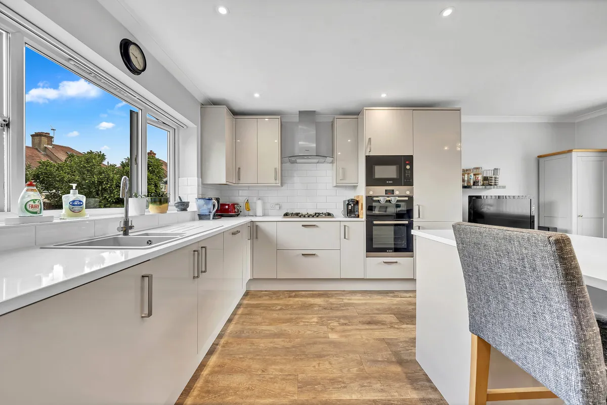Larchwood Close, Romford, RM5, photo 6