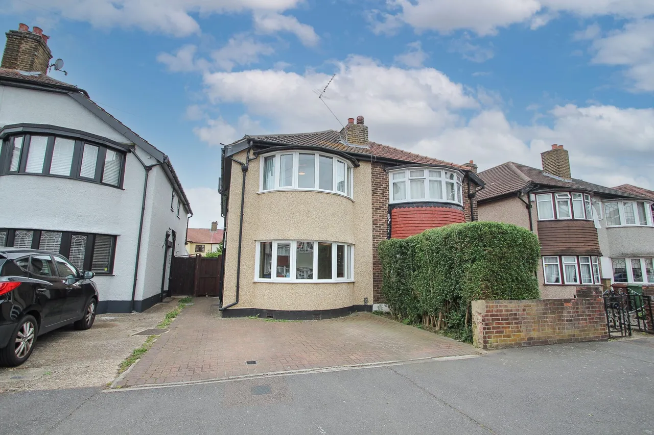 3 bed house for sale — Brixham Road, Welling, Kent, DA16