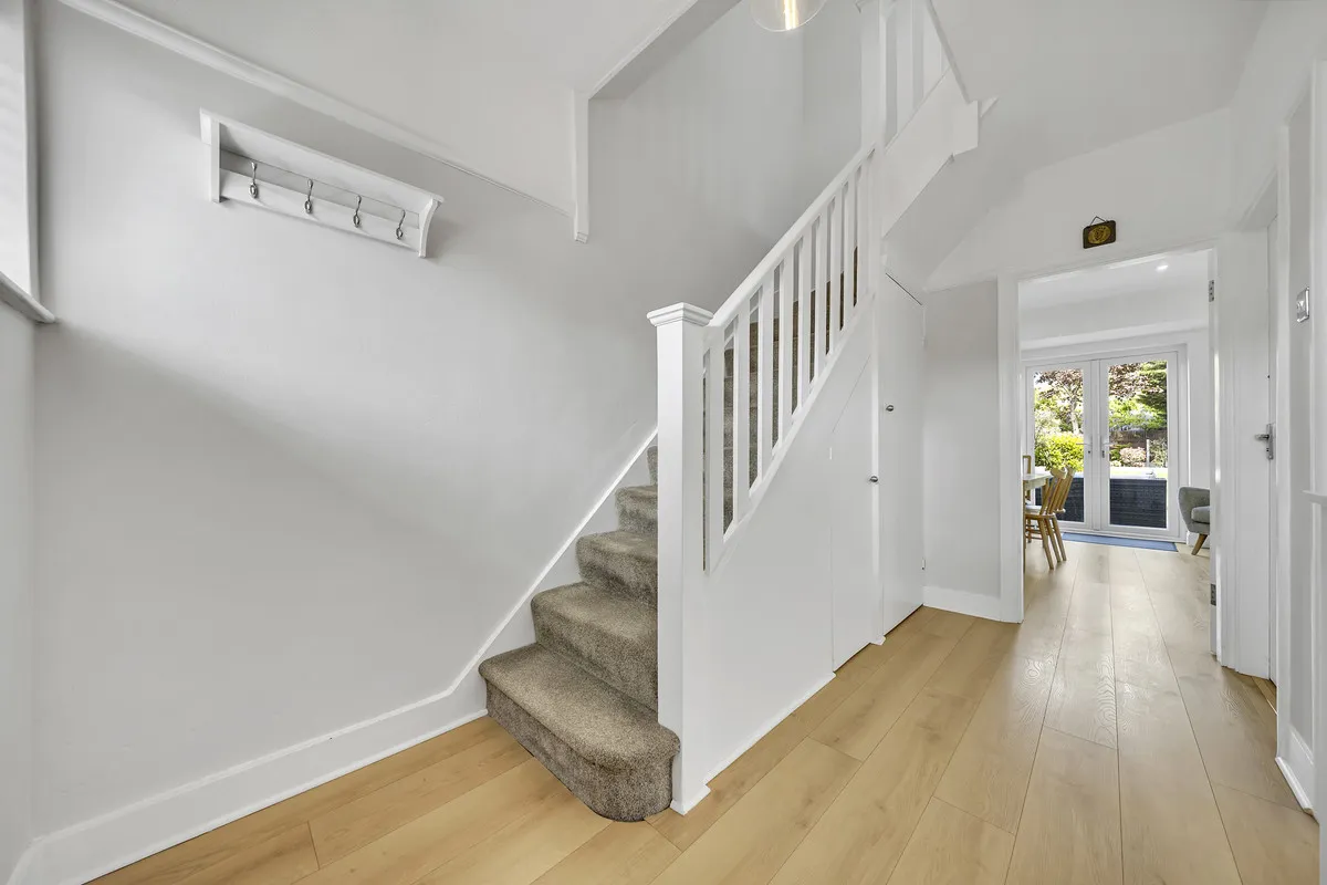 Eastern Avenue East, Romford, Rise Park, RM1 4SB, photo 11