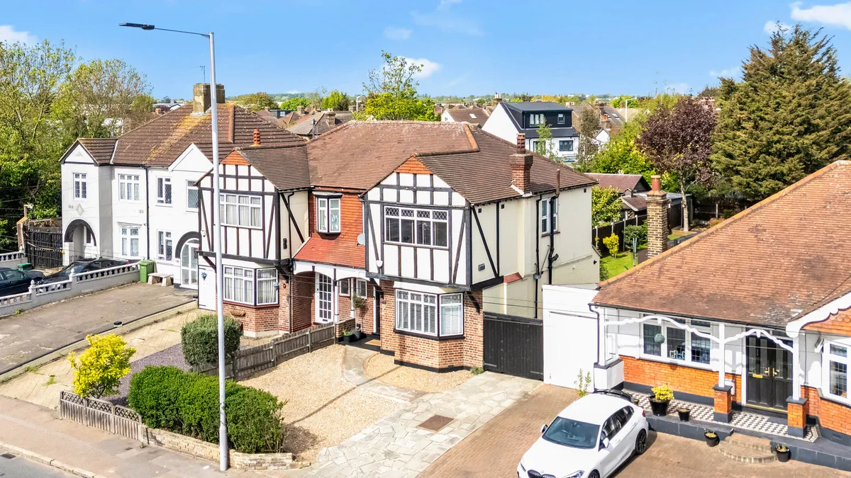 Eastern Avenue East, Romford, Rise Park, RM1 4SB, photo 22