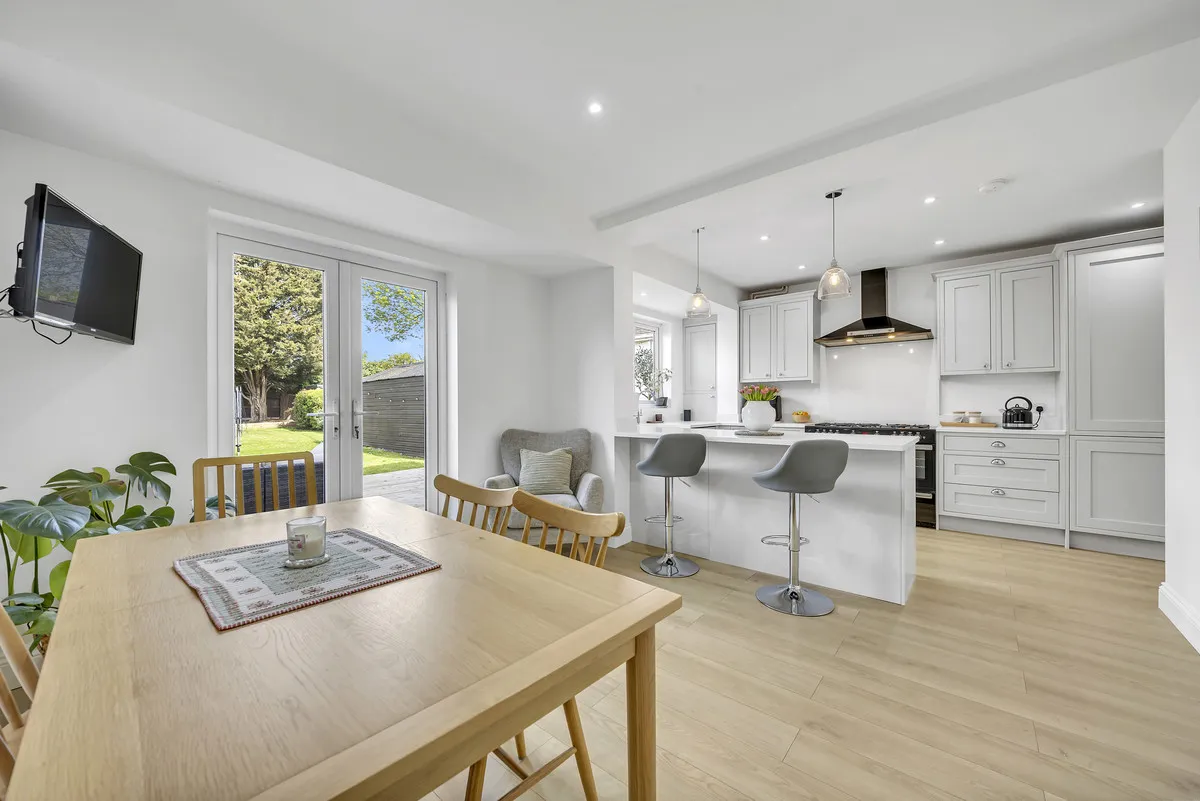 Eastern Avenue East, Romford, Rise Park, RM1 4SB, photo 7