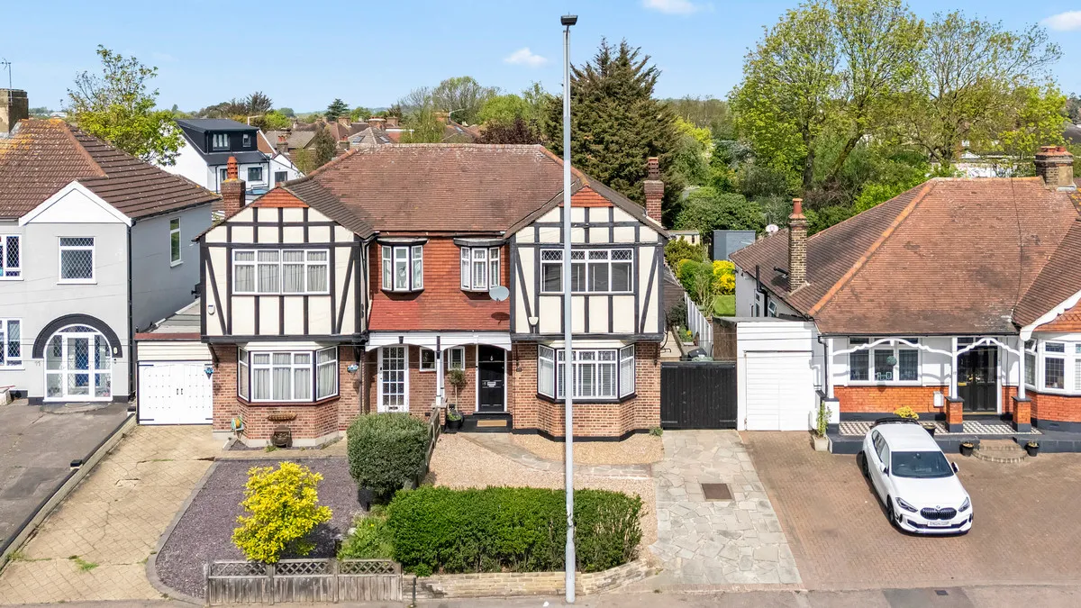 Eastern Avenue East, Romford, Rise Park, RM1 4SB, photo 24