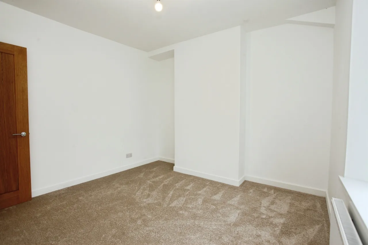 Cefn Road, Newport, NP10, photo 7