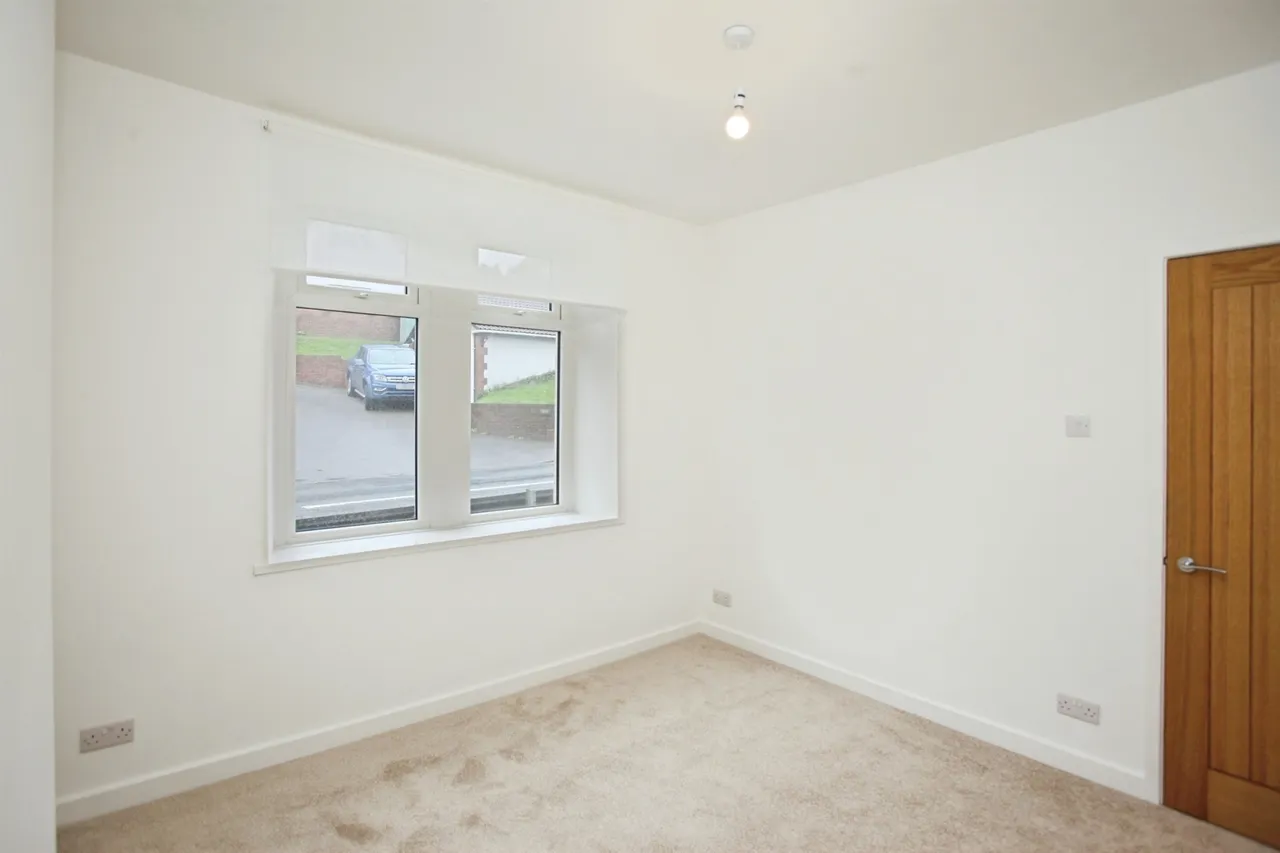 Cefn Road, Newport, NP10, photo 9