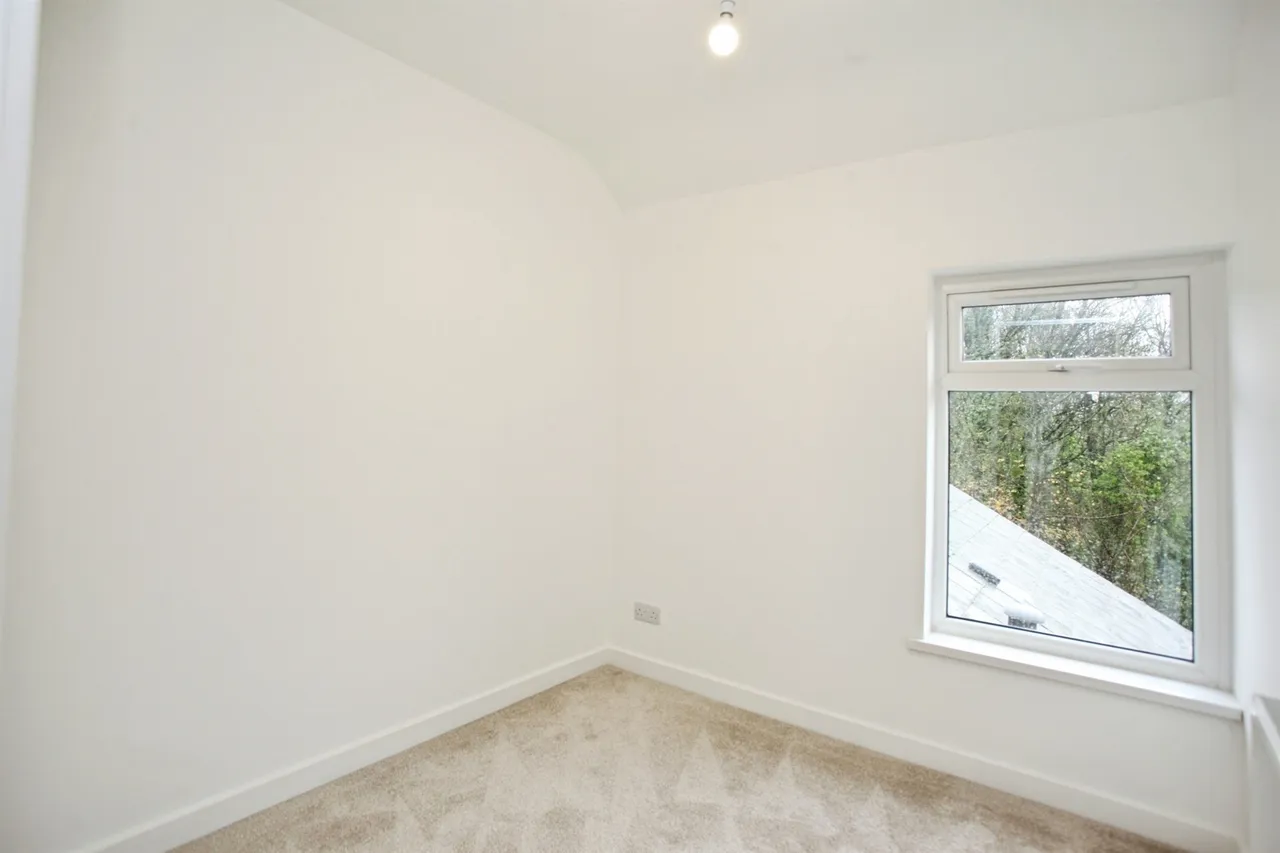 Cefn Road, Newport, NP10, photo 18