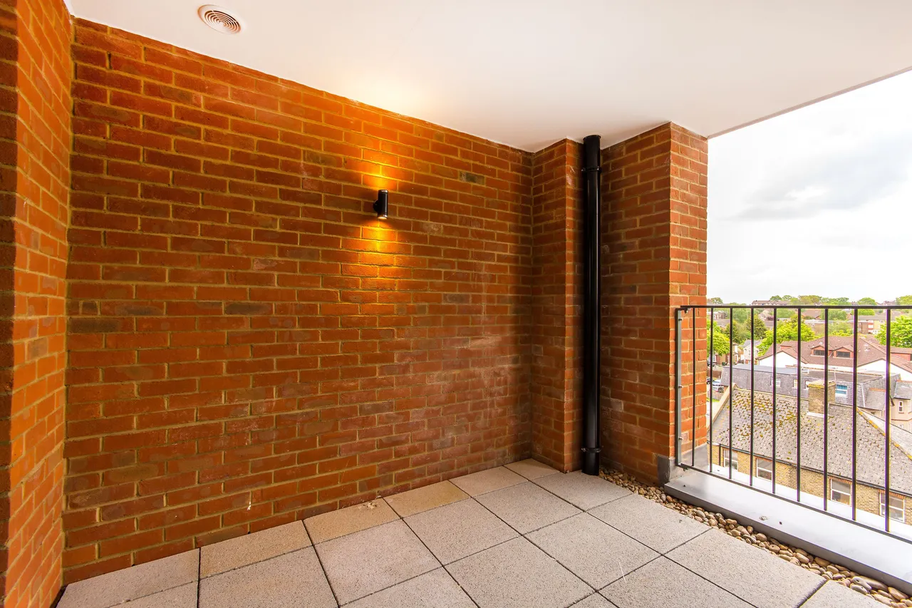 Sutton, SM1, photo 5