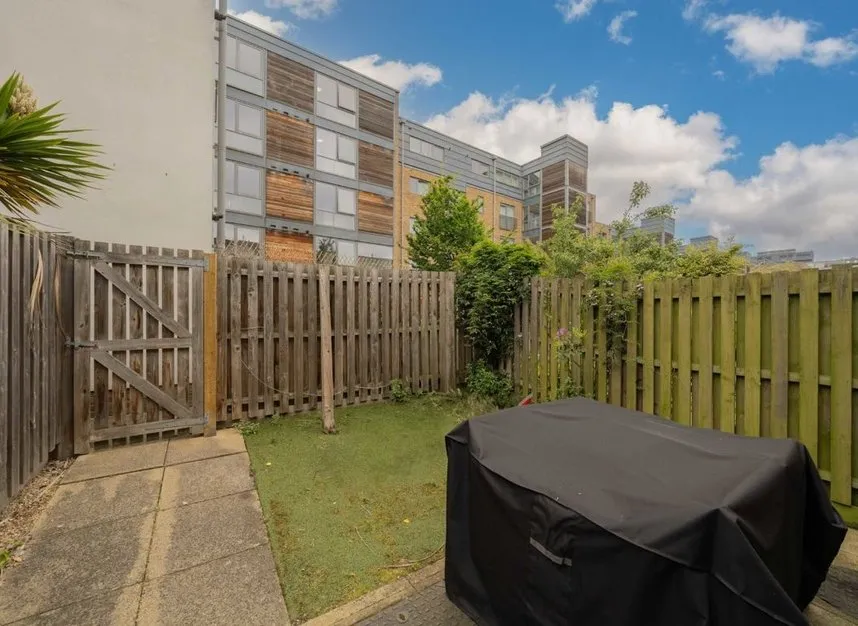 Elbe Street, Fulham, SW6, photo 2