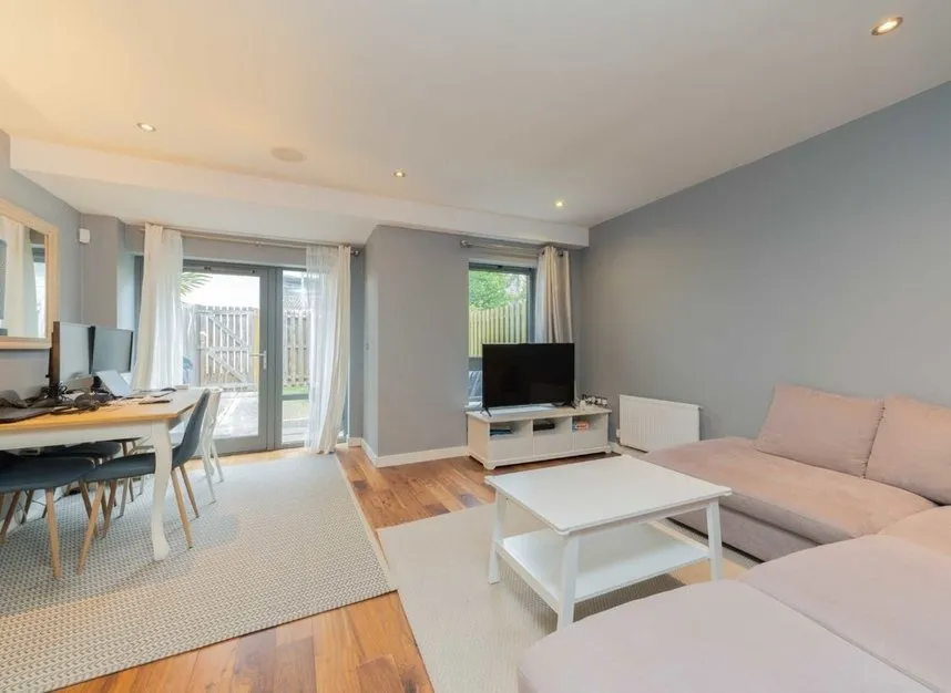 4 bed house for sale, Elbe Street, Fulham, SW6