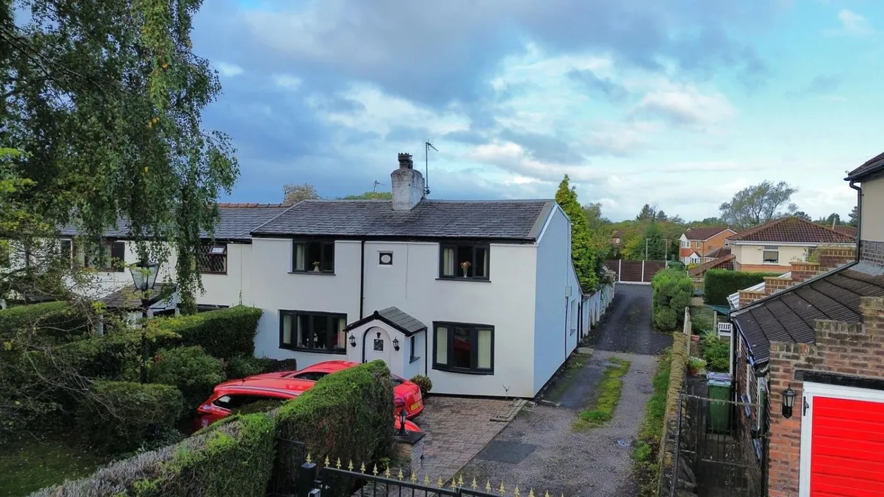 3 bed house for sale, Birch Lane, Dukinfield, SK16
