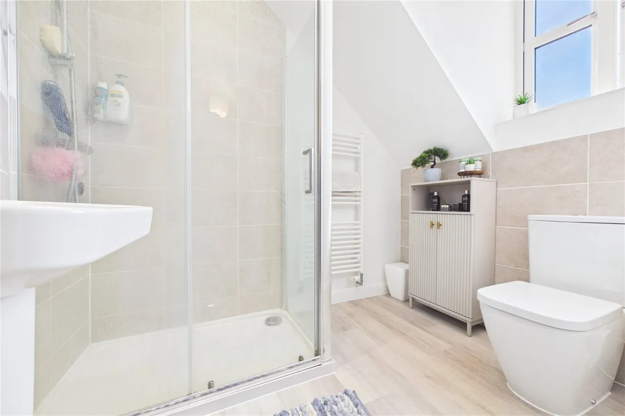 Filly Close, Newbury, RG14, photo 9