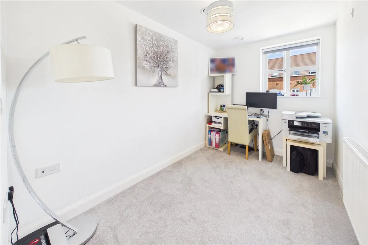 Filly Close, Newbury, RG14, photo 14