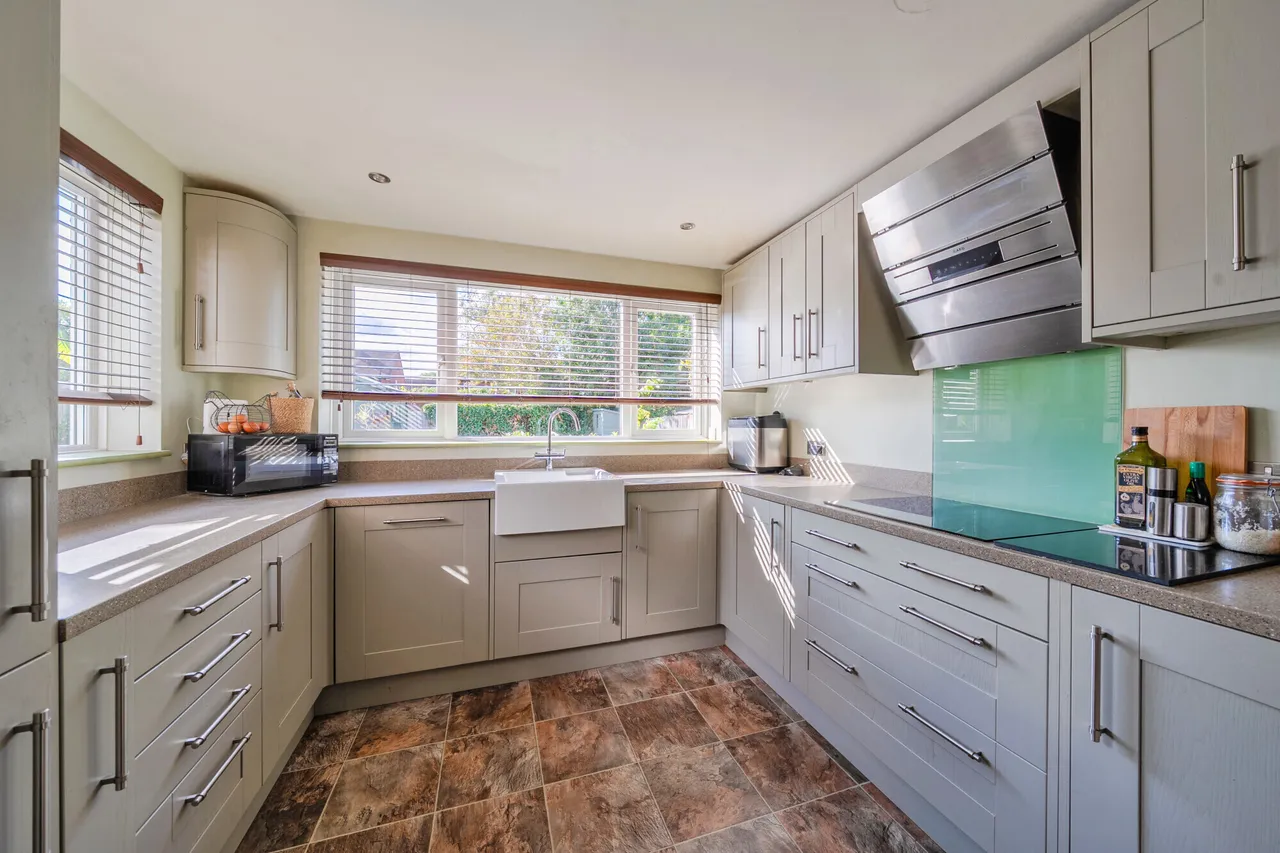 Great Oaks Park, Guildford, GU4, photo 2