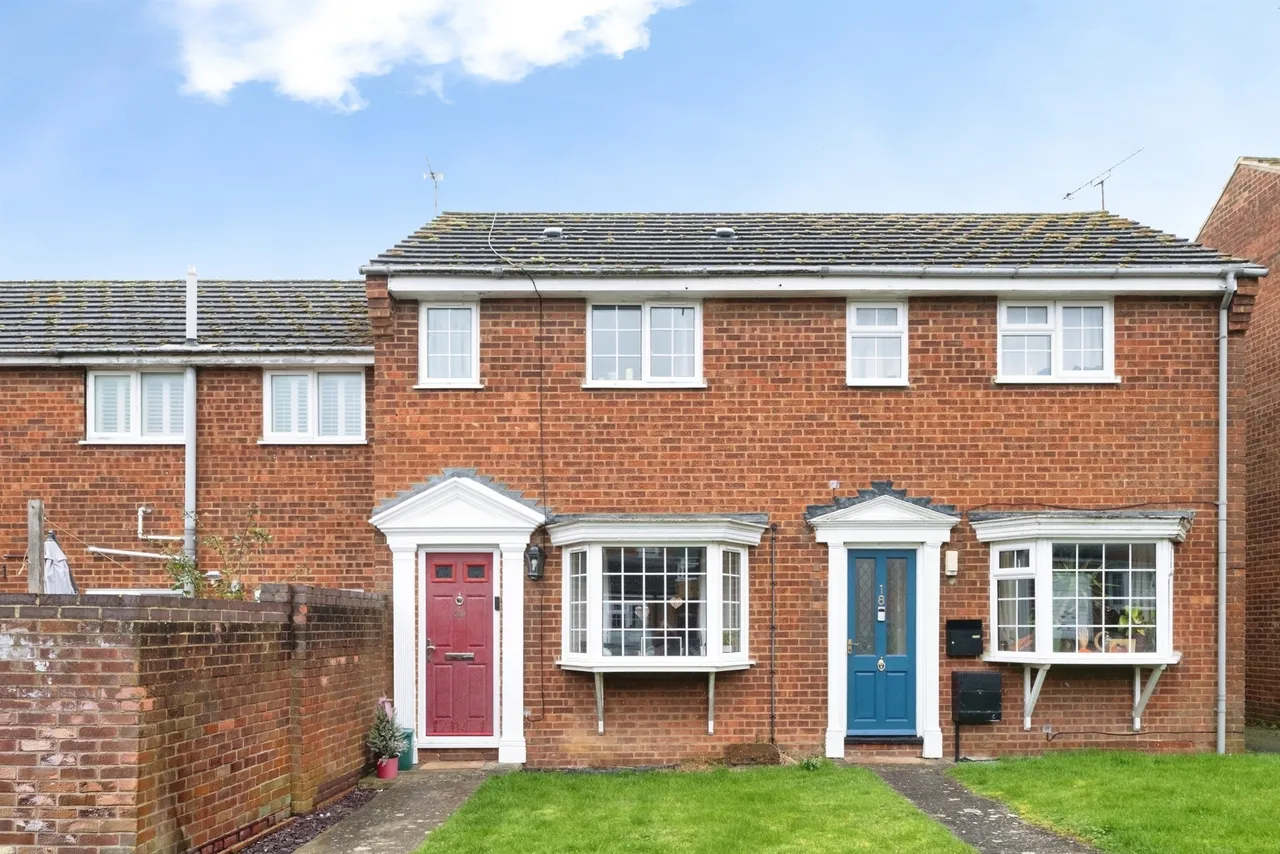 2 bed house for sale — Ashgrove, Steeple Claydon, Buckingham