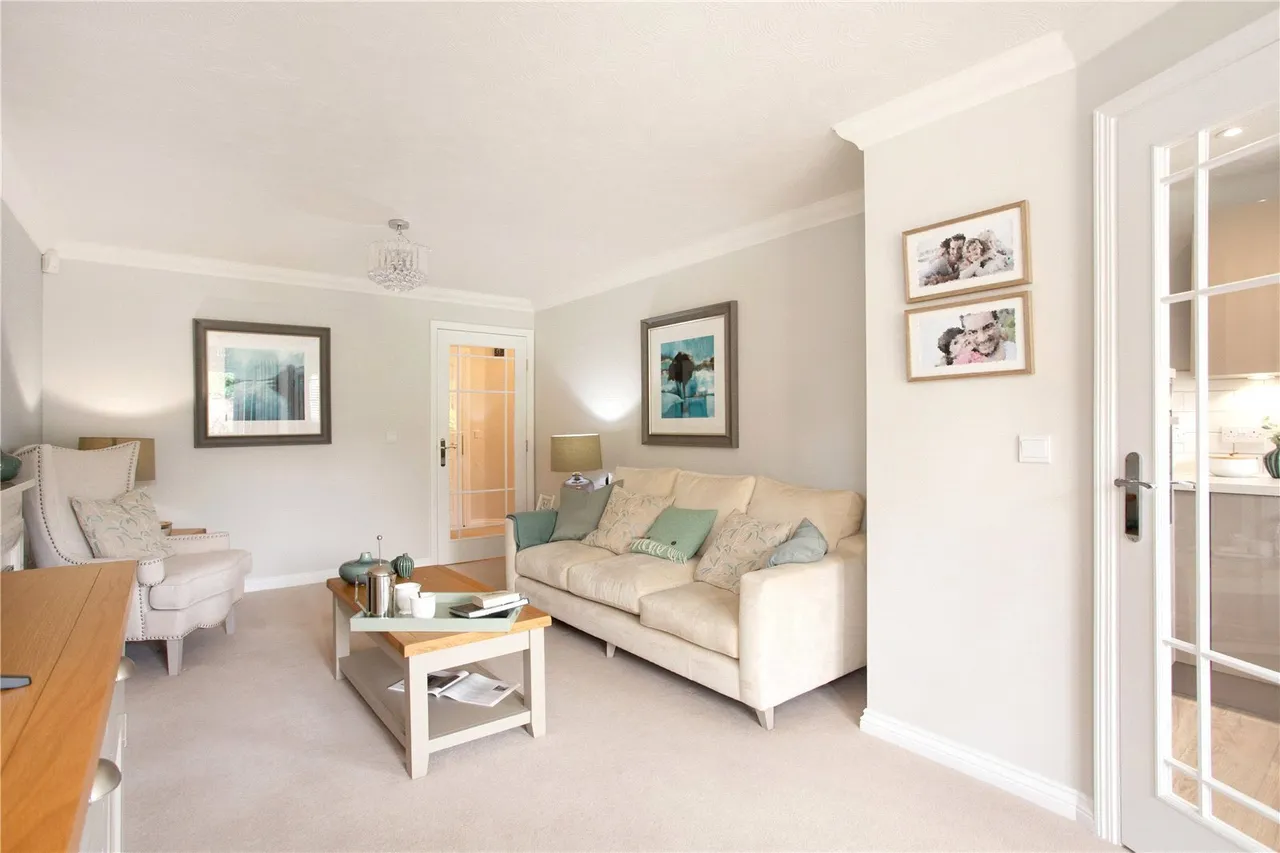 Dovehouse Lodge, Wratten Road, Hitchin, SG5, photo 8