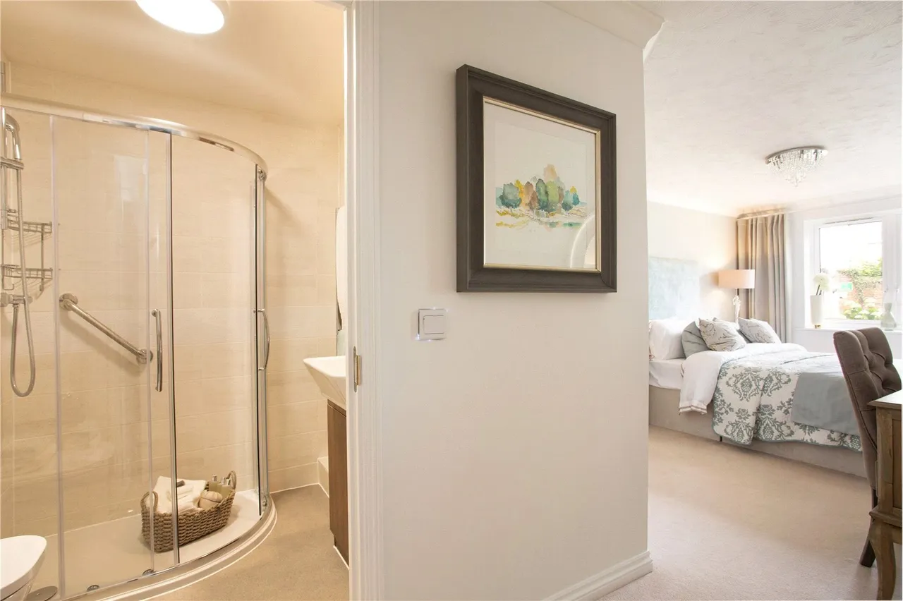 Dovehouse Lodge, Wratten Road, Hitchin, SG5, photo 6