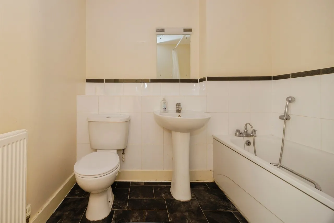 Fratton Way, Southsea, PO4, photo 14