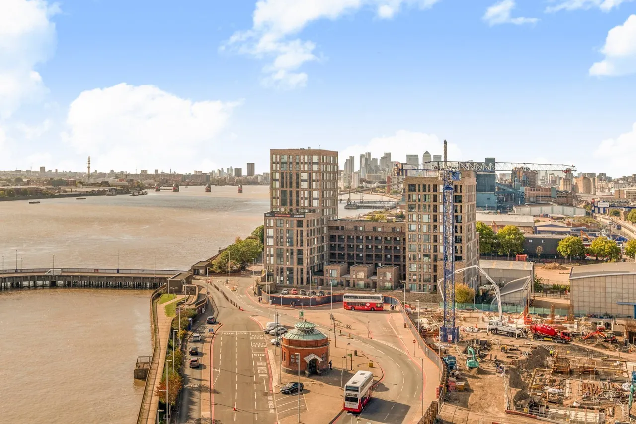Pier Road, London, E16, photo 14