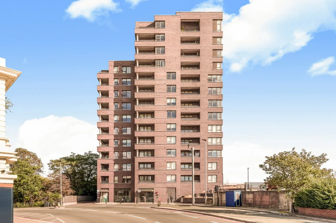 Pier Road, London, E16, photo 15