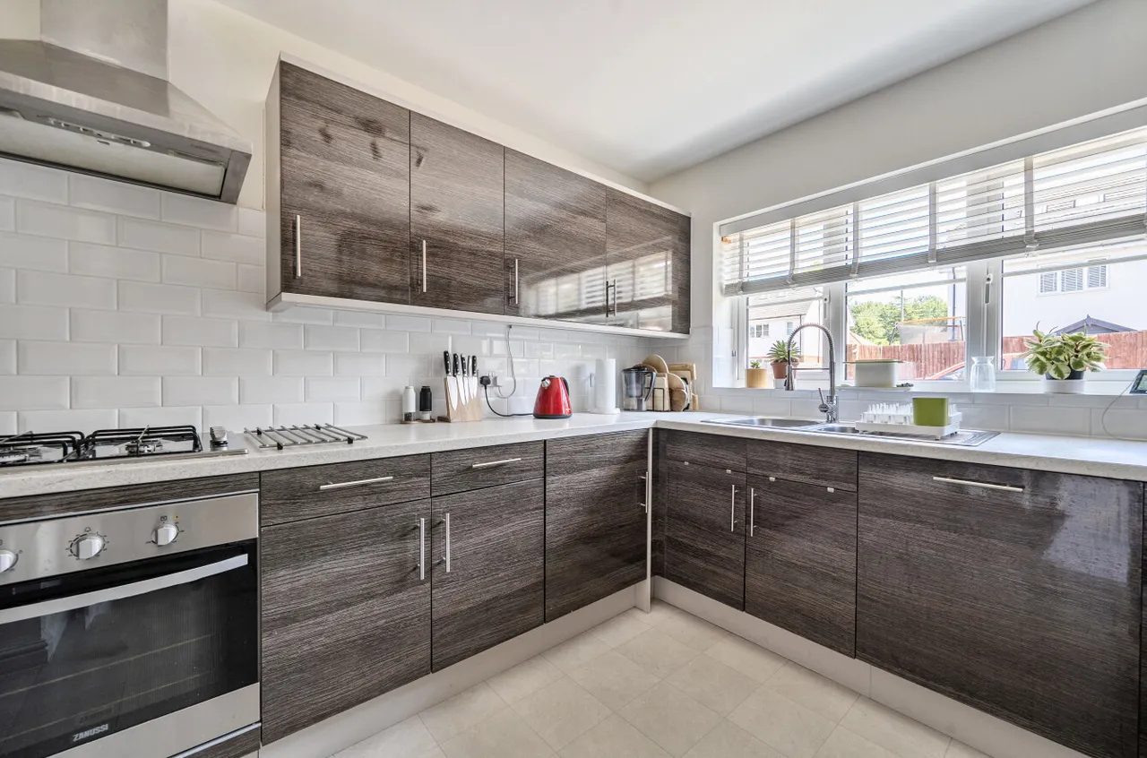 Sovereign Gardens, Ash Vale, Surrey, GU12 5FB, photo 9