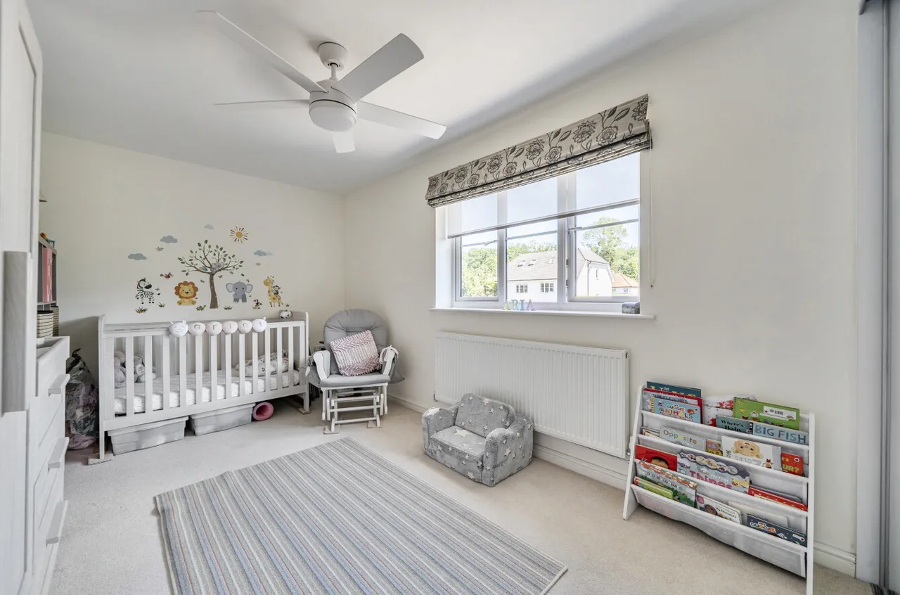 Sovereign Gardens, Ash Vale, Surrey, GU12 5FB, photo 19