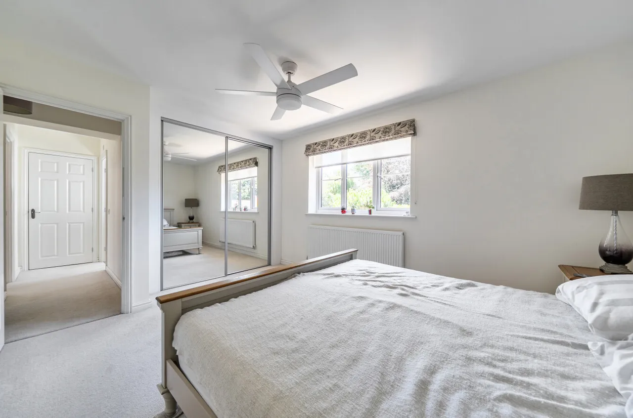 Sovereign Gardens, Ash Vale, Surrey, GU12 5FB, photo 15