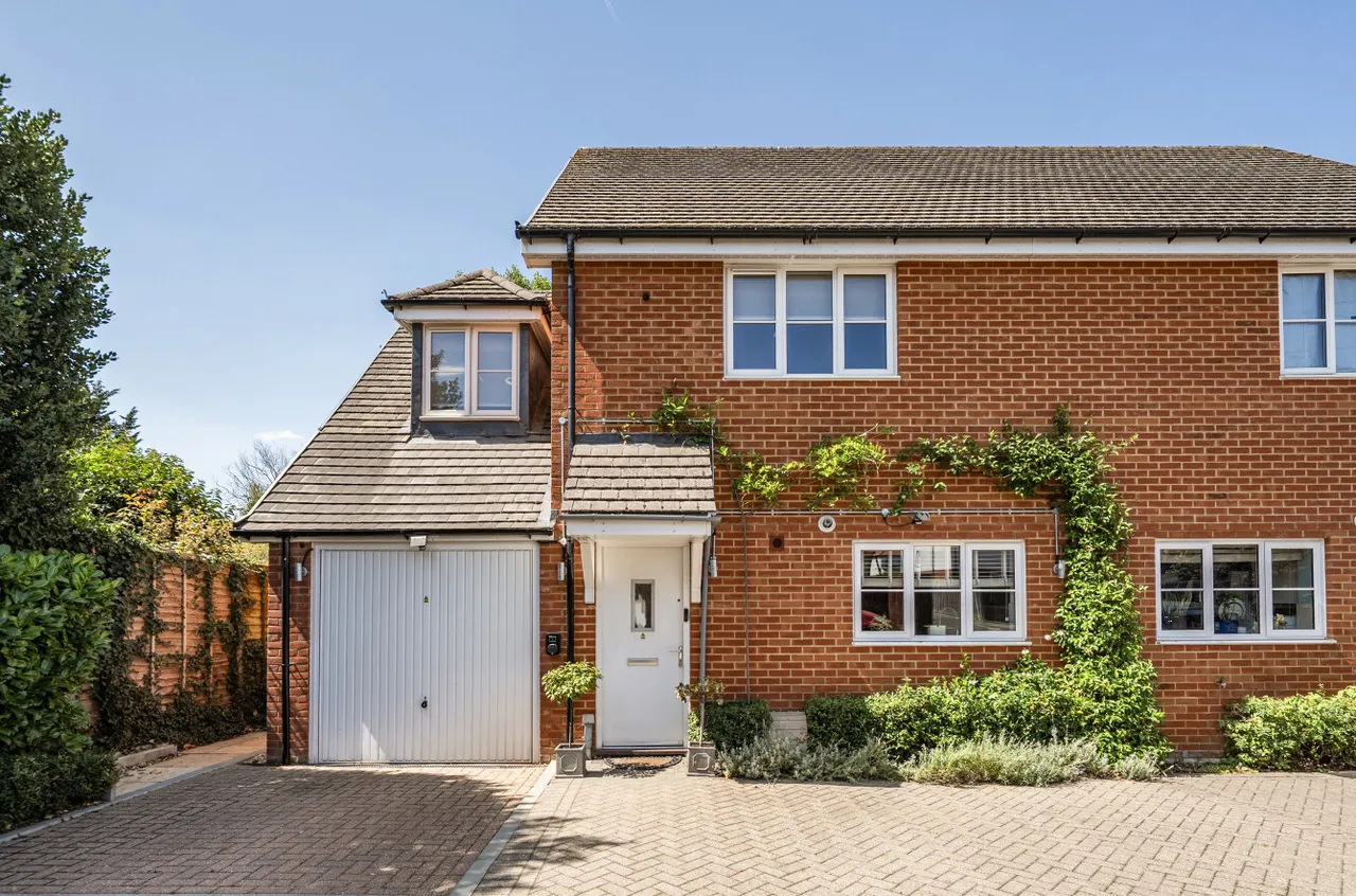 Sovereign Gardens, Ash Vale, Surrey, GU12 5FB, photo 20