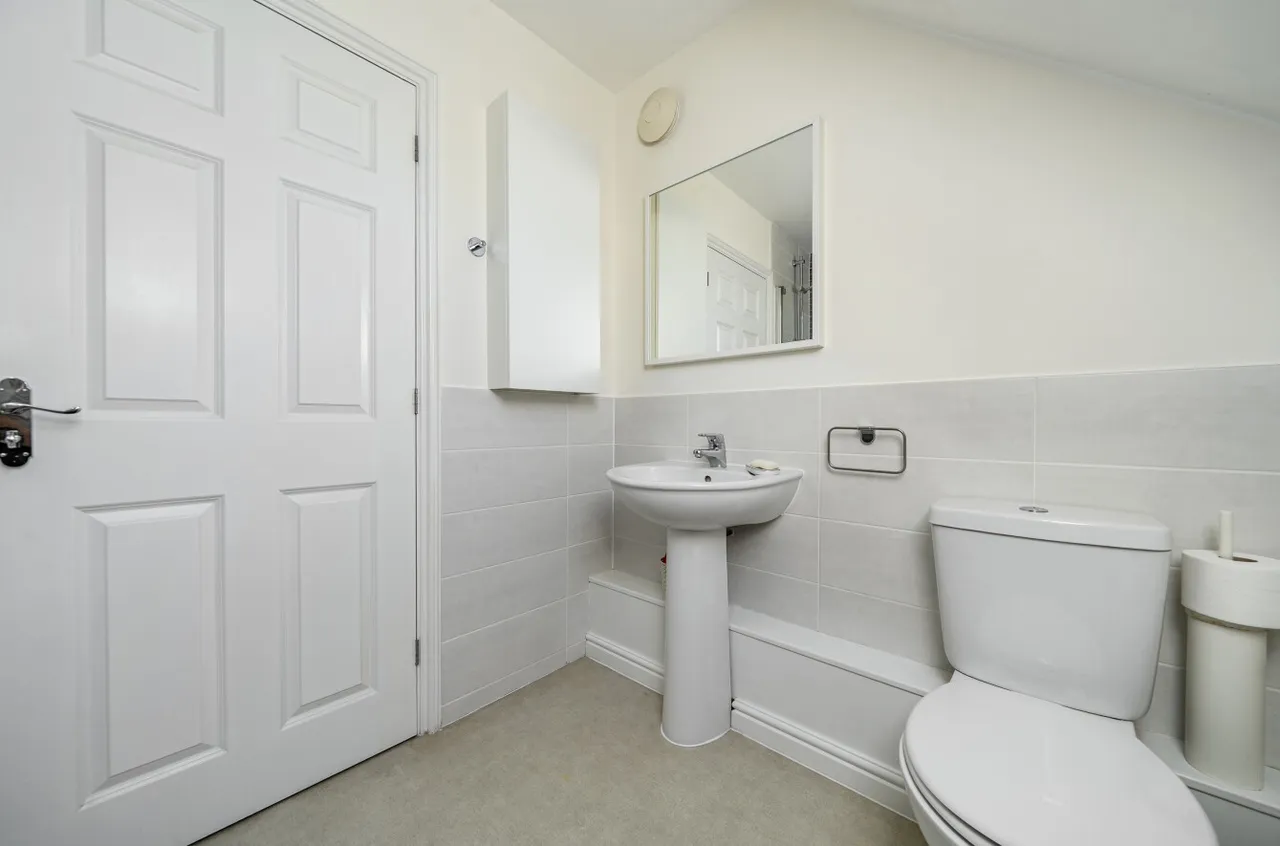 Sovereign Gardens, Ash Vale, Surrey, GU12 5FB, photo 17