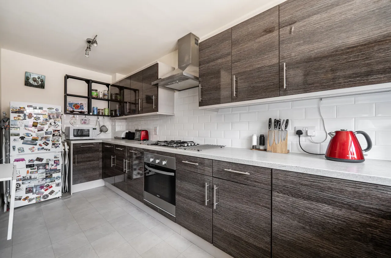 Sovereign Gardens, Ash Vale, Surrey, GU12 5FB, photo 11