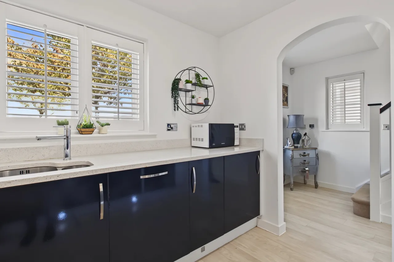Le Noke Avenue, Noak Hill, RM3, photo 7