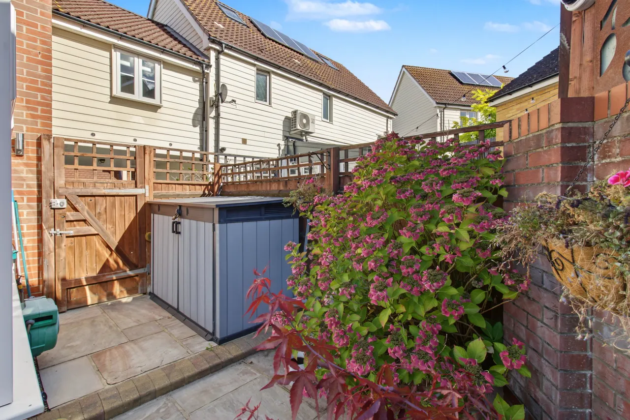 Le Noke Avenue, Noak Hill, RM3, photo 26