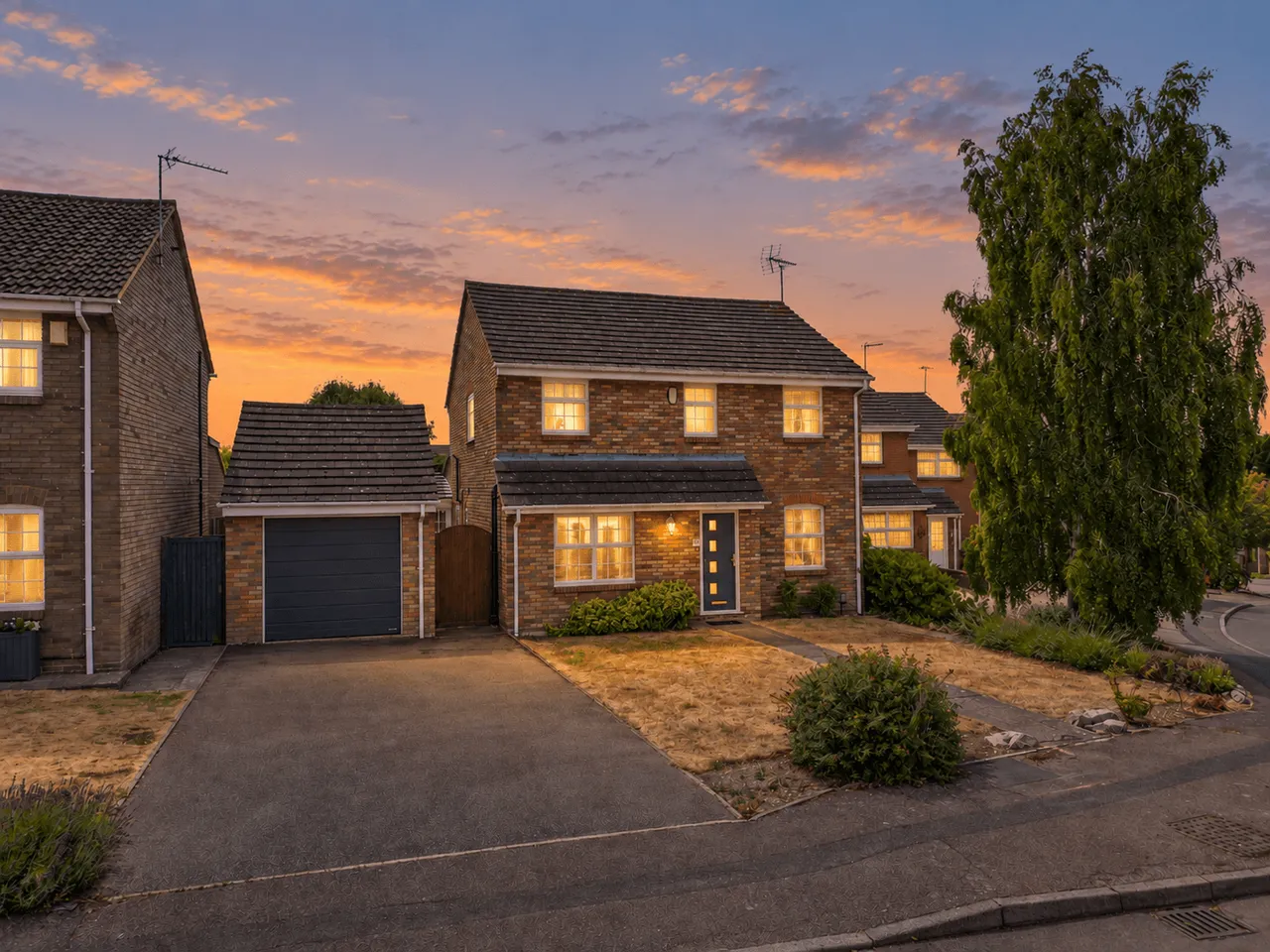 4 bed property for sale, Grove Gardens, Tring