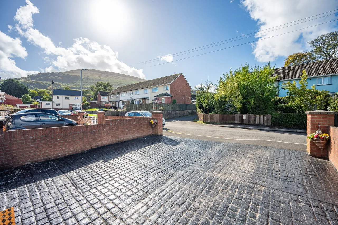 The Avenue, Govilon, photo 33