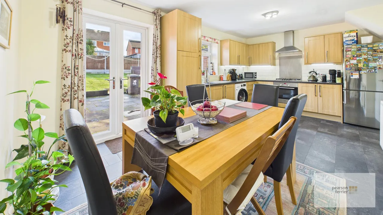 Ribble Drive, Bury, BL9 6RT, photo 2