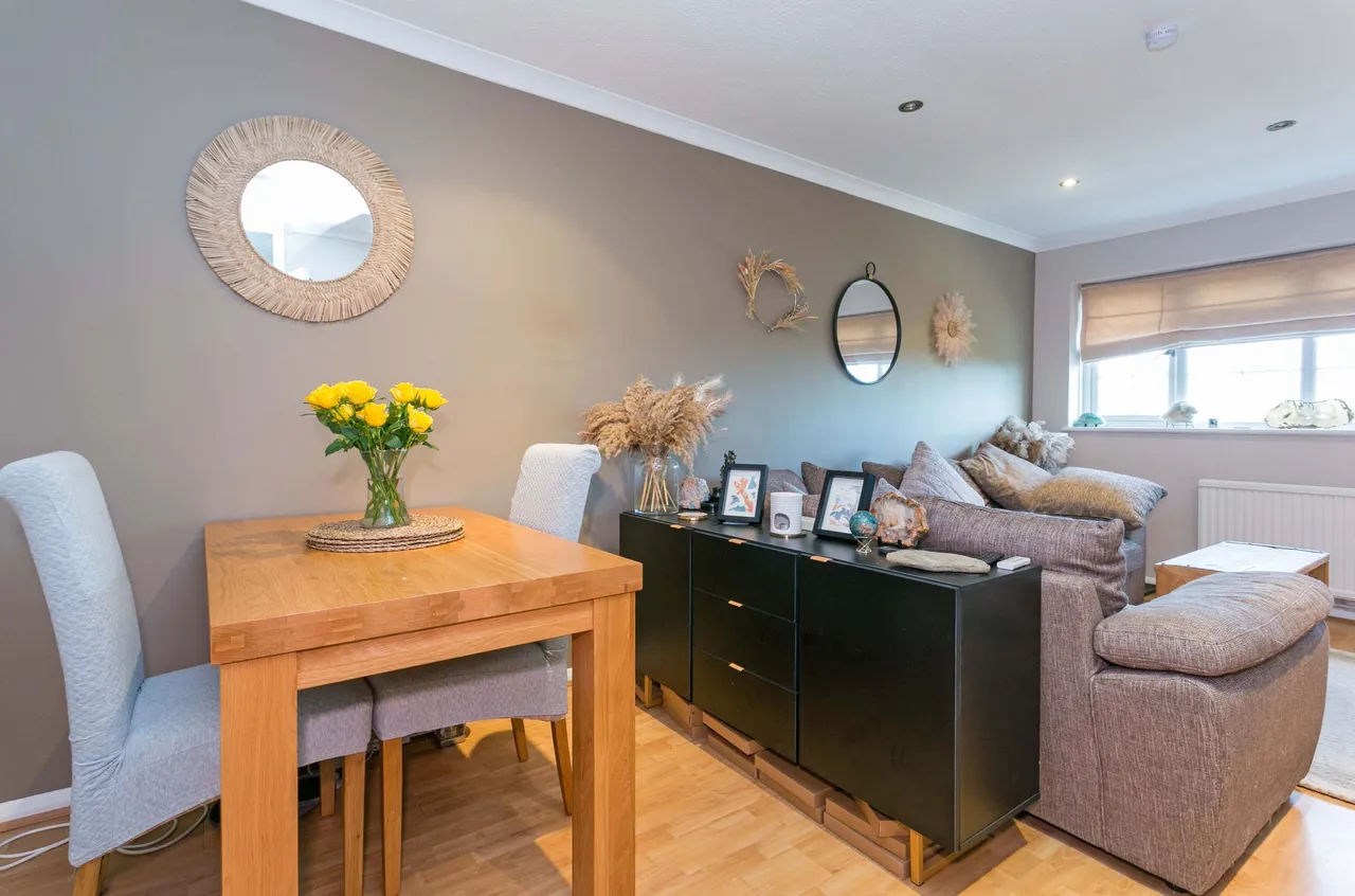 2 bed flat for sale — Avondale, Cranbrook Drive, Maidenhead, Berkshire