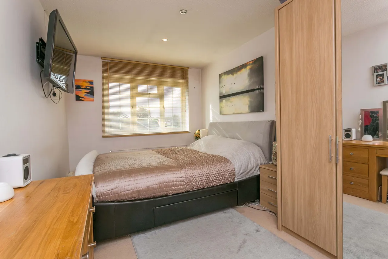 Avondale, Cranbrook Drive, Maidenhead, Berkshire, photo 5