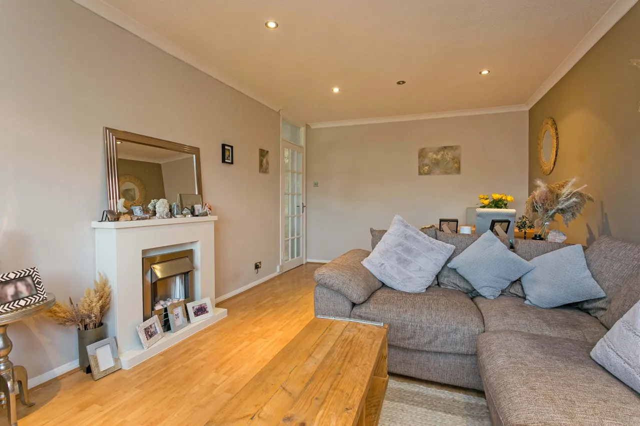 Avondale, Cranbrook Drive, Maidenhead, Berkshire, photo 3