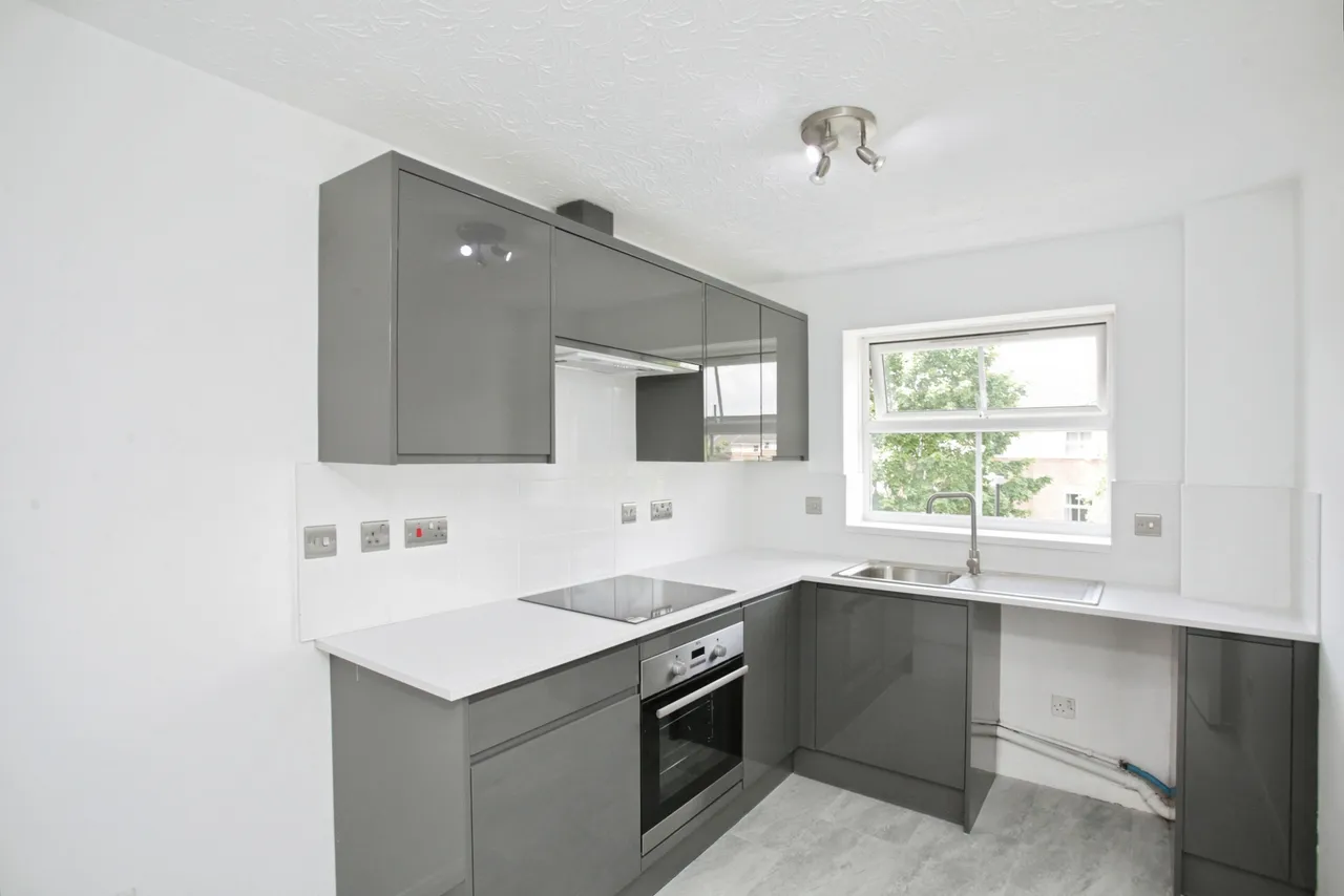 2 bed flat for sale, Drapers Fields, Coventry, CV1