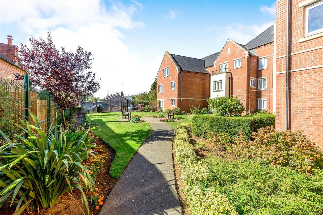 Harlestone Road, Northampton, NN5, photo 10