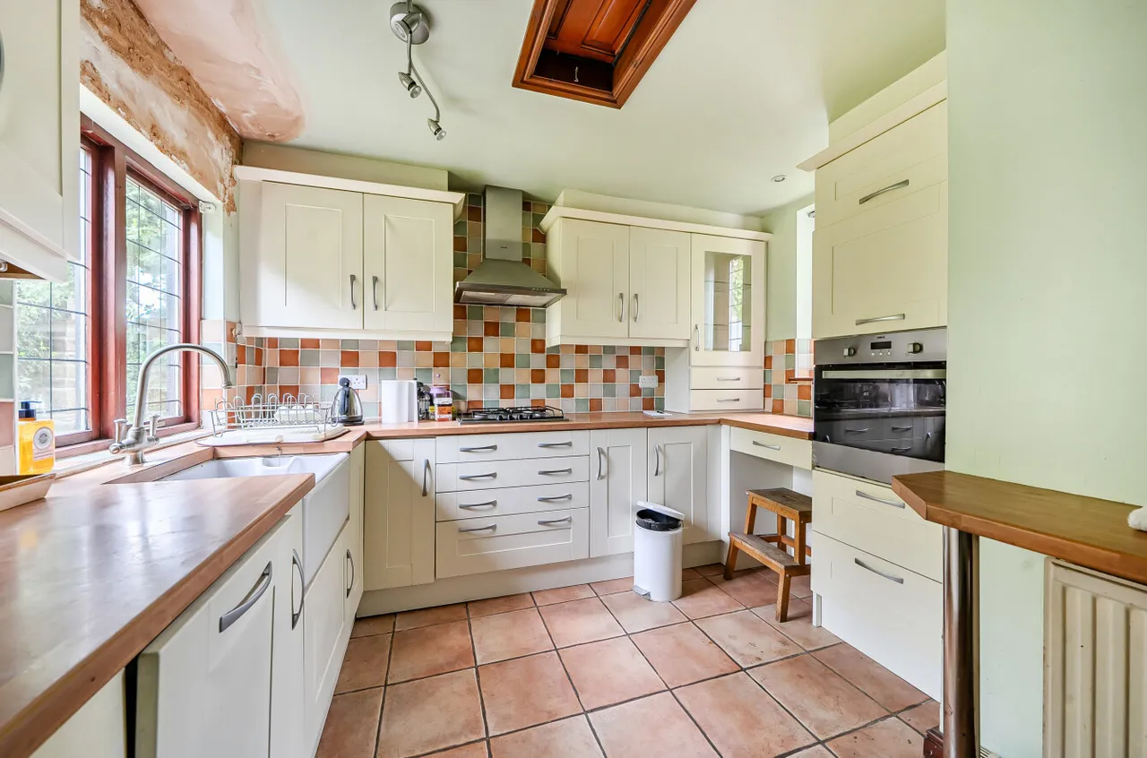 Tong Lane, Bradford, BD4, photo 13