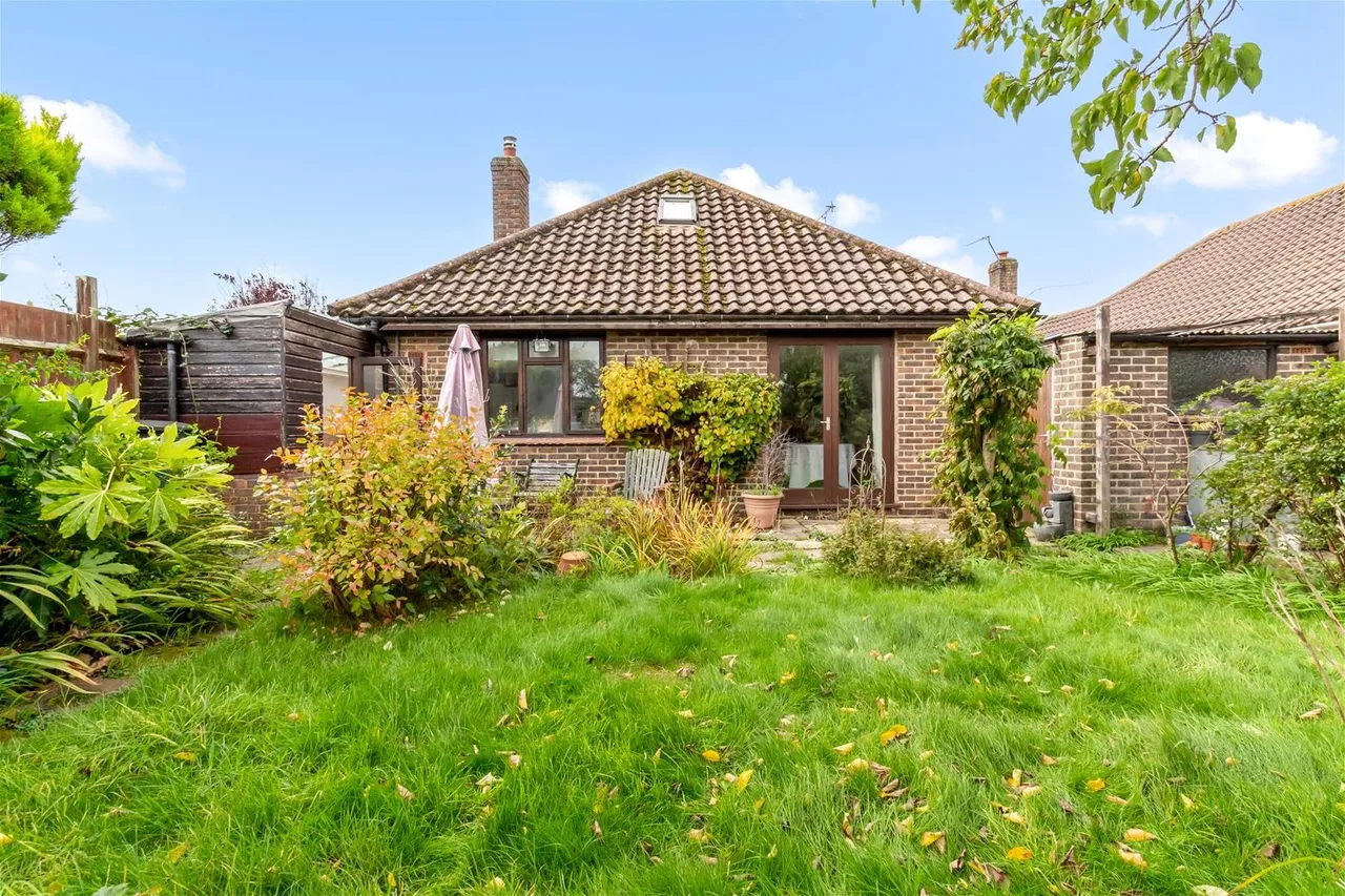 Midhurst Close, Ferring, Worthing, photo 16