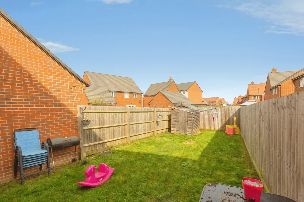Brewery Lane, Broughton, Aylesbury, Buckinghamshire, HP22, photo 4